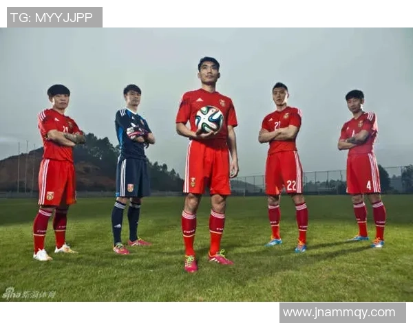 足球背靠背的含义解析及其在比赛中的重要性探讨